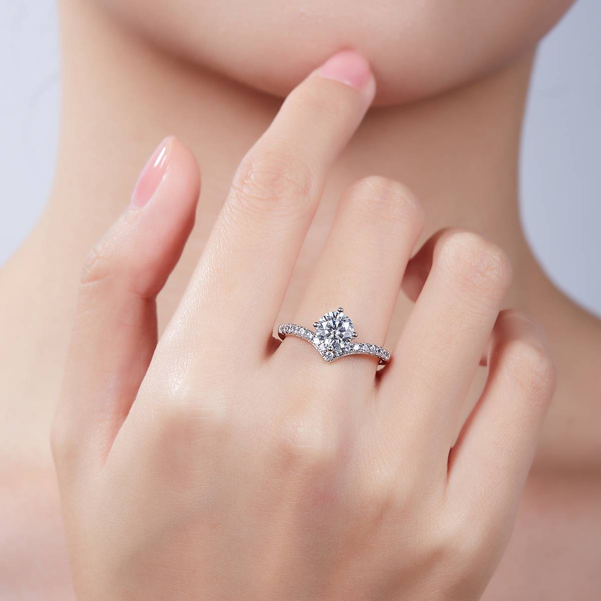 V-shaped S925 silver plated platinum Moissanite women's ring 1 carat D-grade